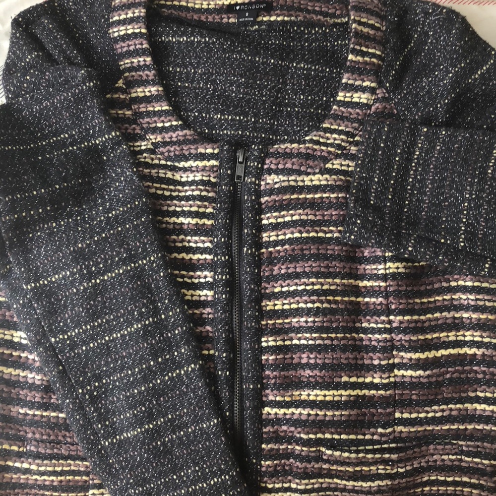 Knitted sweater/ light jacket